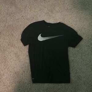 Black Nike t shirt